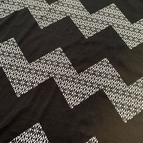 LuLaRoe Womens Black & White Chevron Print Skirt S - Picture 4 of 6